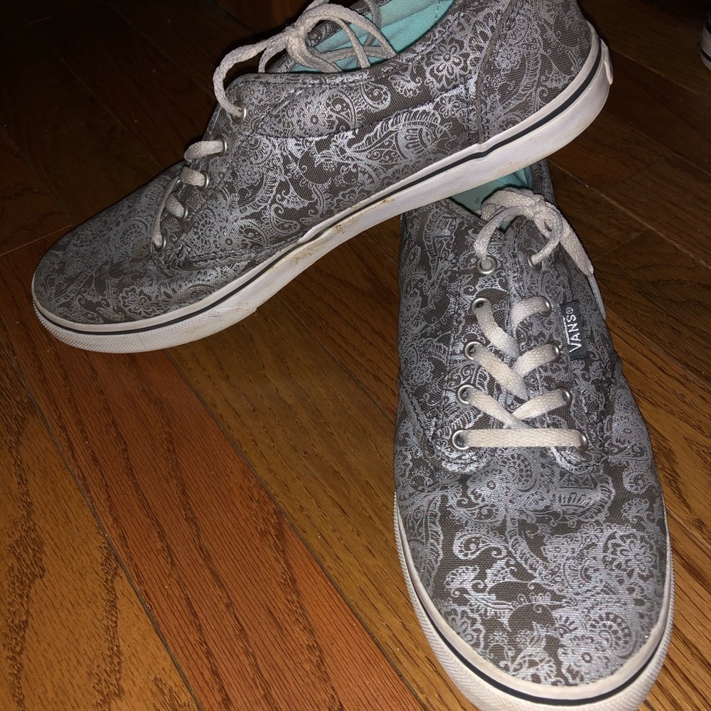 Vans - Picture 2 of 2